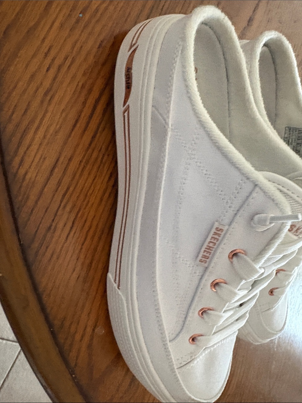 Skechers White Low-Top Sneakers with Rose Gold Eyelets - Picture 5 of 6